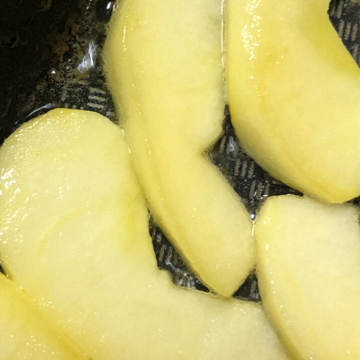 超簡単リンゴのバター焼き